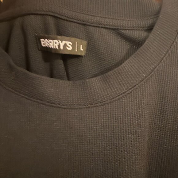 BARRYS BOOTCAMP BLACK LONG SLEEVE LOGO ON SLEEVE TOP WOMENS SZ LARGE - Picture 2 of 3